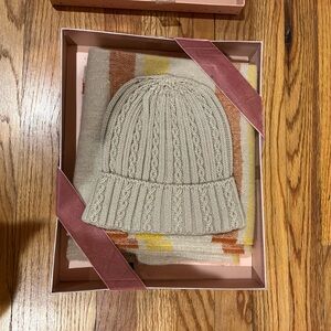 NEW WITH TAGS Vince Camino Scarf + Hat set